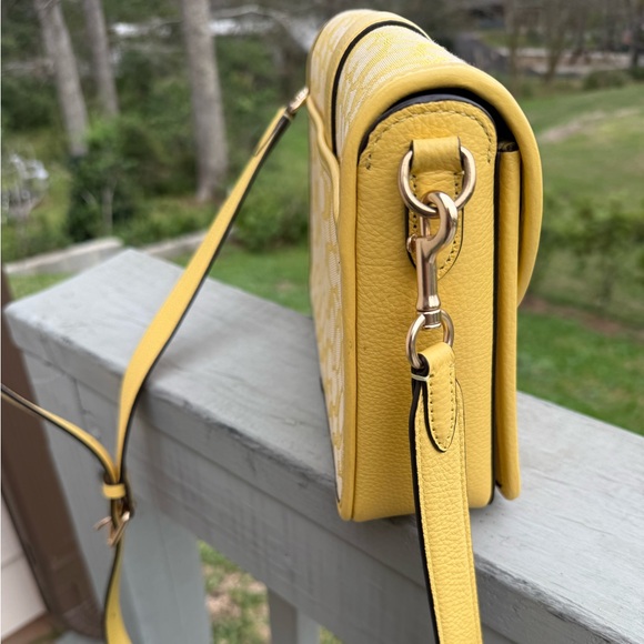 Coach Loonie Crossbody in Signature Jacquard Gold/Retro Yellow - Picture 5 of 11